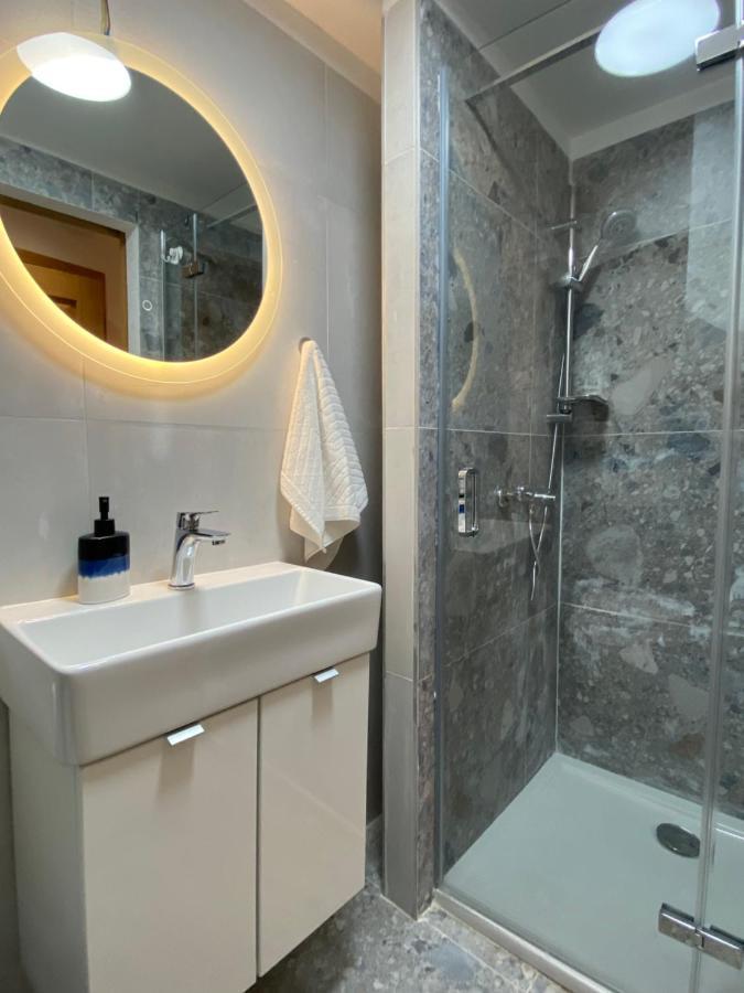 House Malena - Rooms Вис Екстериор снимка