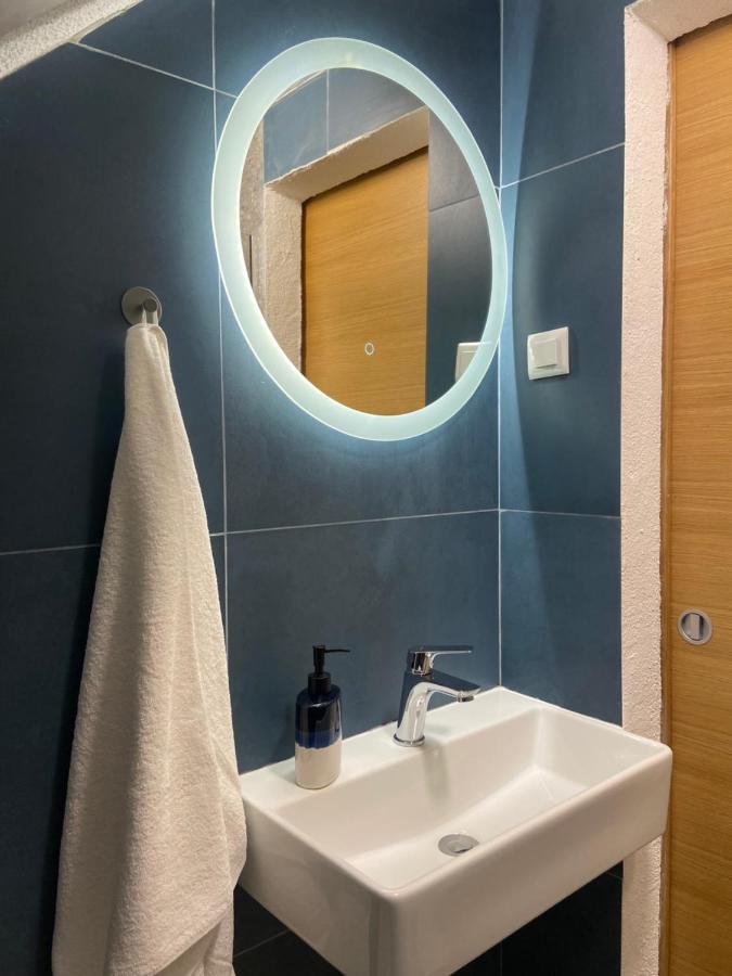House Malena - Rooms Вис Екстериор снимка